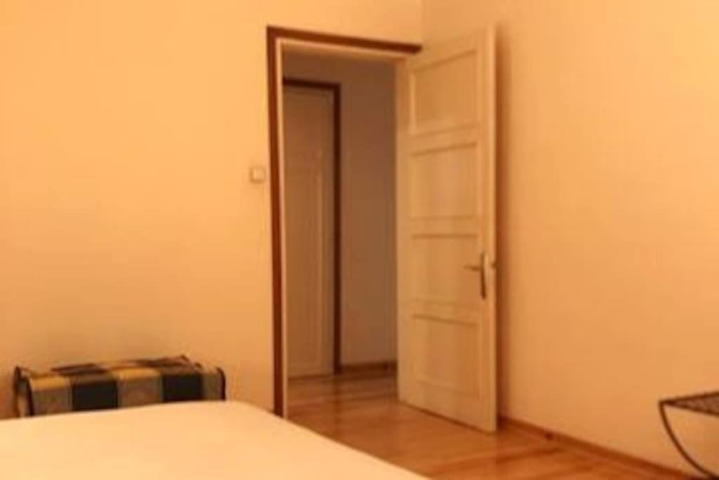 Maison Biscuit. Apartament A La Placa De La Vila Camprodon Exterior foto