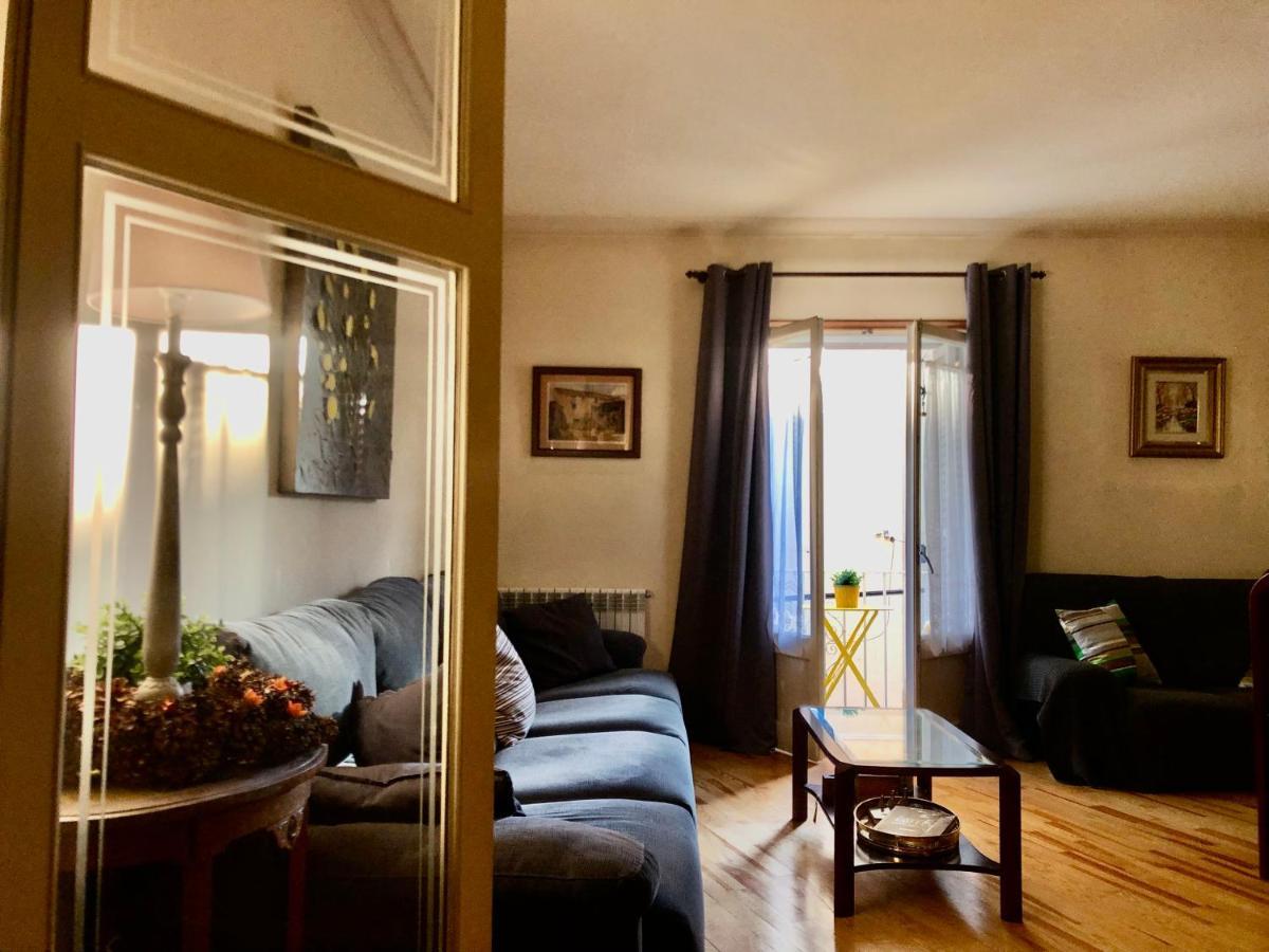 Maison Biscuit. Apartament A La Placa De La Vila Camprodon Exterior foto