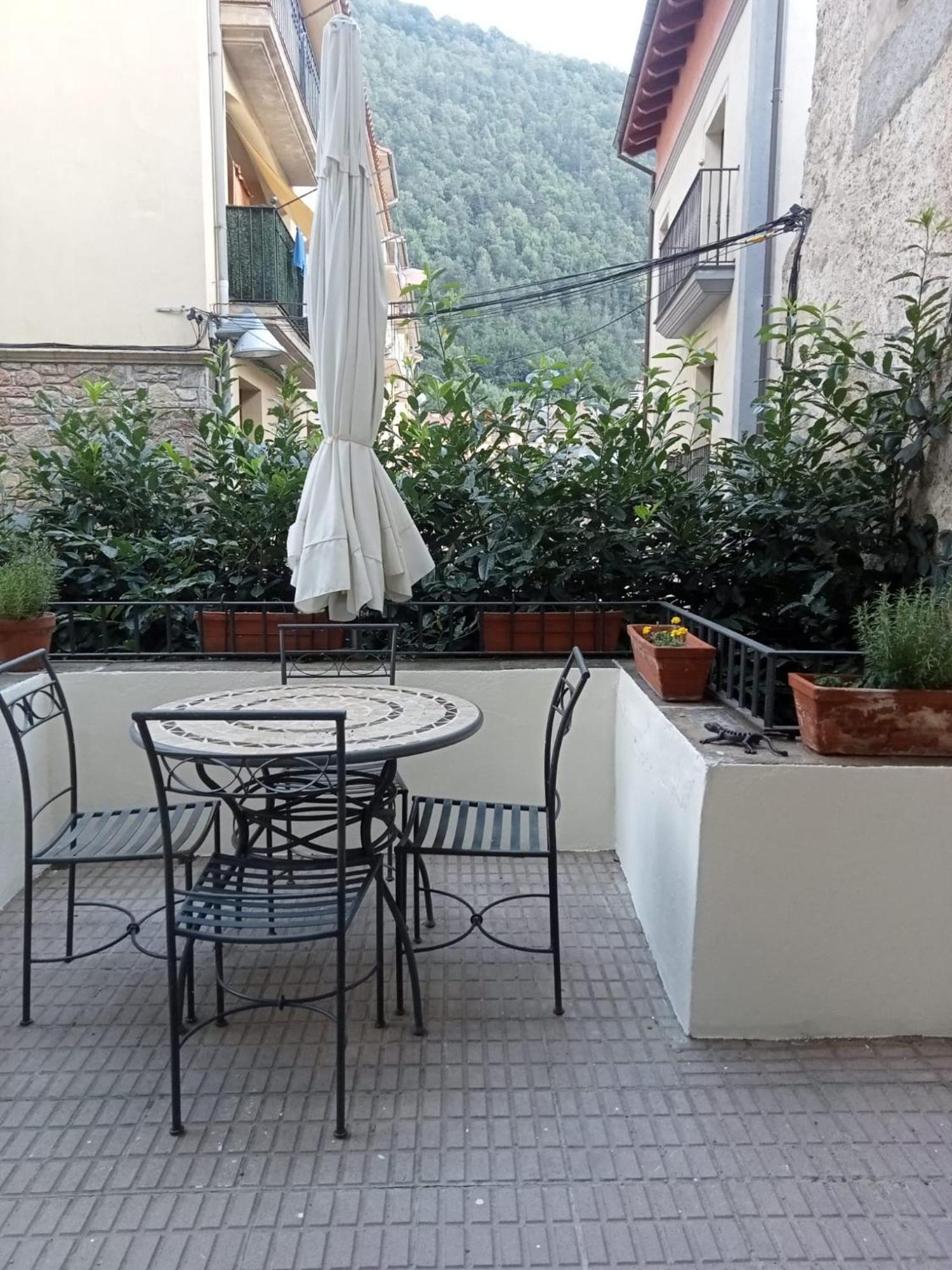 Maison Biscuit. Apartament A La Placa De La Vila Camprodon Exterior foto